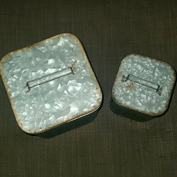 NWOT Farm house tin cannisters - Picture 2 of 2